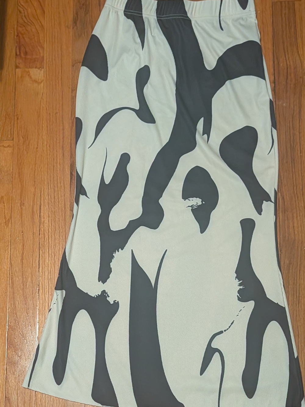 Women's Abstract Print Midi Skirt - Black and Cream